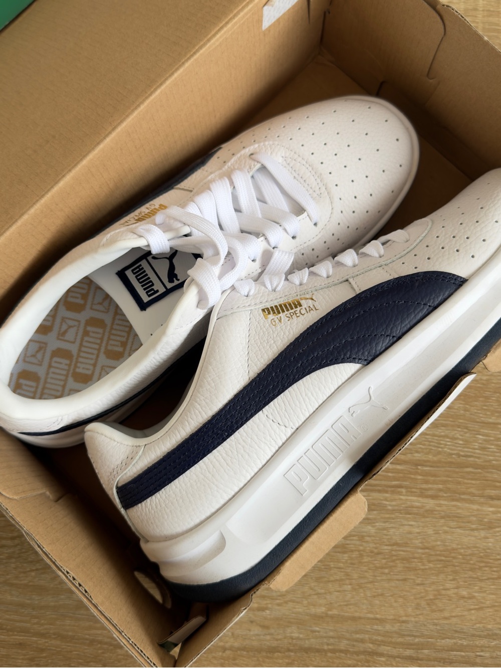 Puma Men's White Sneakers with Navy Formstrip
